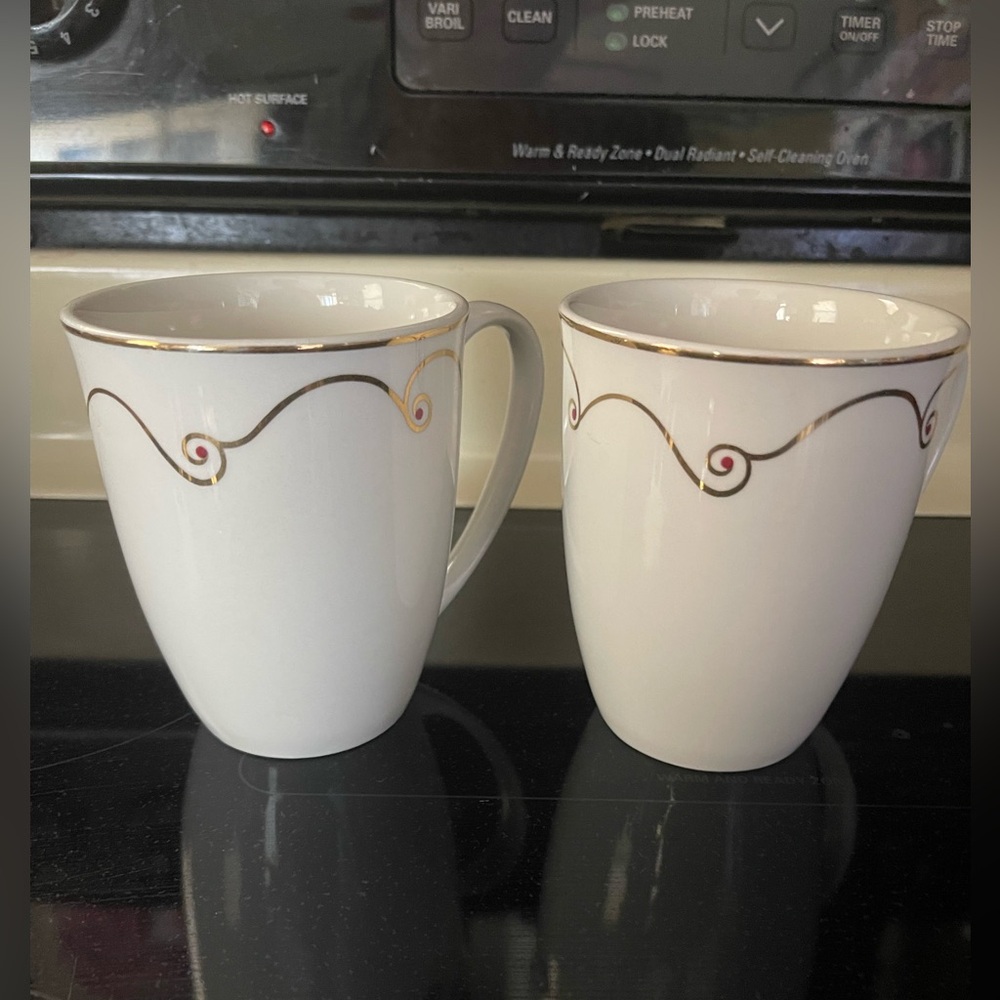 Vintage Pier 1 Holiday Scroll Mug 6594869 set of two NWOT
